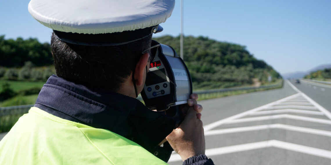 Συνελήφθη 19χρονος οδηγός στη Θεσσαλονίκη που έτρεχε με 180 χλμ/ω σε δρόμο με όριο τα 60χλμ/ω
