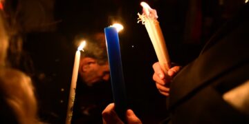 Ιεροσόλυμα: Κλειστός ο Ναός της Αναστάσεως - Στον αέρα η τελετή αφής του Αγίου Φωτός