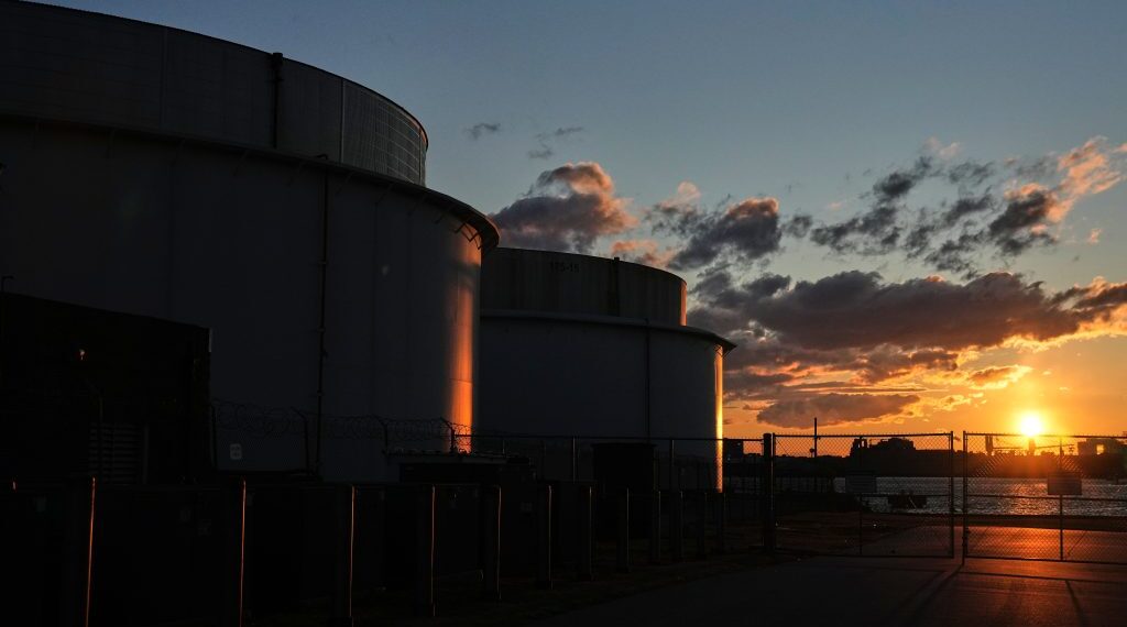 Νέα αύξηση στη τιμή του πετρελαίου - Το βαρέλι WTI ξεπέρασε πάλι τα 100 δολάρια, ενώ του Brent τα 116