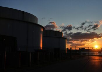 Νέα αύξηση στη τιμή του πετρελαίου - Το βαρέλι WTI ξεπέρασε πάλι τα 100 δολάρια, ενώ του Brent τα 116