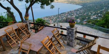 Kalamata Meze: A Taste of Messinian Tradition and Local Life