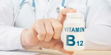 Βιταμίνη Β12: Πώς βοηθά στην βελτίωση της μνήμης, τη διάθεση και τον μεταβολισμό - Πόση χρειάζεται ο οργανισμός σας