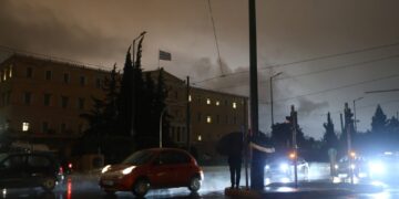 Σαρώνει τη χώρα η κακοκαιρία «Erminio» – Μηνύματα από το 112 σε πολλές περιοχές