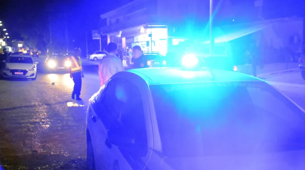 Γλυφάδα: Συνελήφθησαν δύο νεαροί που μαχαίρωσαν και έκλεψαν 19χρονο έξω από το σπίτι του