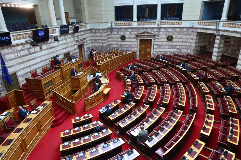 Aντιδράσεις της αντιπολίτευσης για τον ανασχηματισμό της κυβέρνησης