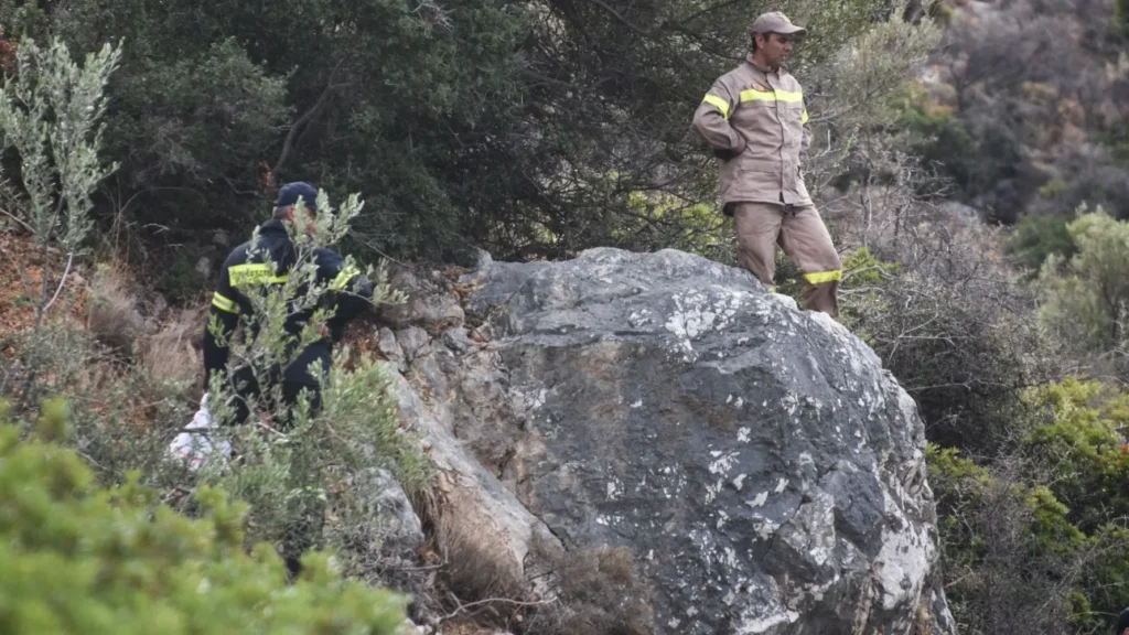 Θανατηφόρο δυστύχημα στην Ευρυτανία: Φορτηγό έπεσε σε χαράδρα 40 μέτρων - Νεκρός ο 54χρονος οδηγός