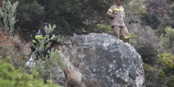 Θανατηφόρο δυστύχημα στην Ευρυτανία: Φορτηγό έπεσε σε χαράδρα 40 μέτρων - Νεκρός ο 54χρονος οδηγός