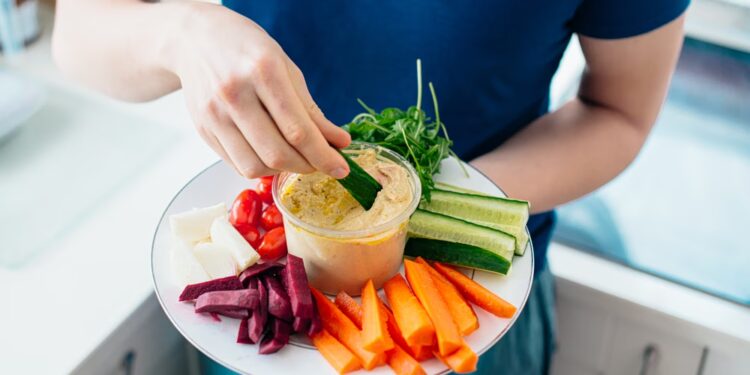 Οι 5 διατροφές με ισχυρή συσχέτιση με τη μακροζωία, σύμφωνα με την επιστήμη