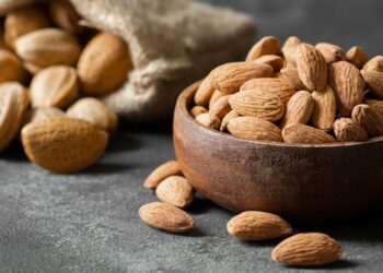 Αμύγδαλα, καρύδια και φιστίκια: Οι πιο θρεπτικοί ξηροί καρποί για τα καθημερινά σας σνακ