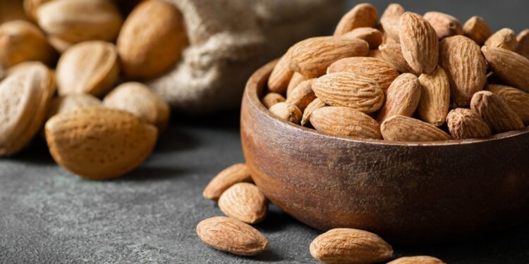 Αμύγδαλα, καρύδια και φιστίκια: Οι πιο θρεπτικοί ξηροί καρποί για τα καθημερινά σας σνακ
