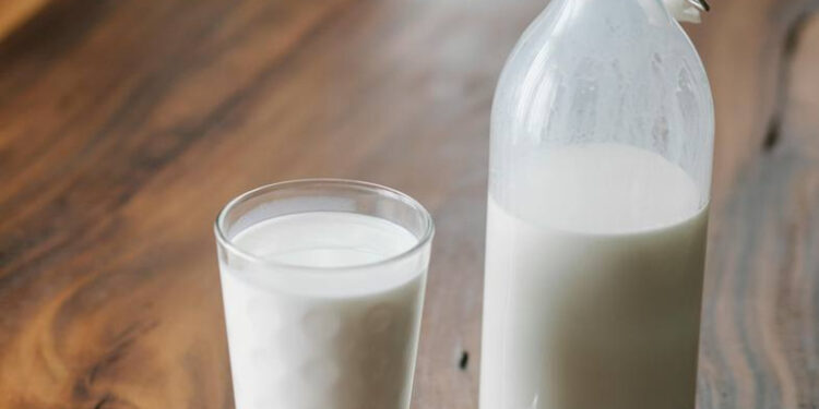 Κατσικίσιο γάλα: 3 καλοί λόγοι για να το προσθέσεις στη διατροφή σου