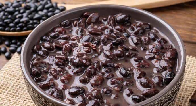 Μαύρα φασόλια: Μια υποτιμημένη υπετροφή που αξίζει μια θέση στο πιάτο σου