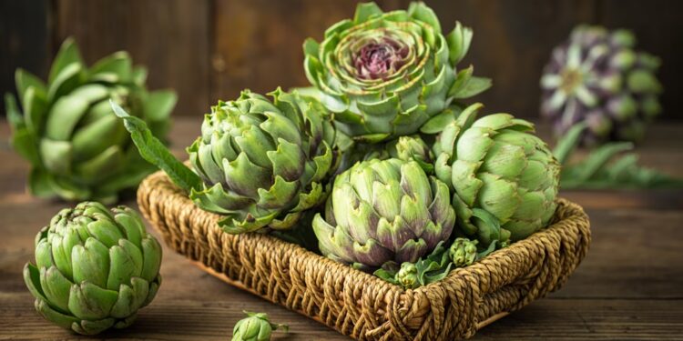 Αγκινάρα: Ένα γευστικό λαχανικό της άνοιξης, με σπουδαία διατροφική αξία