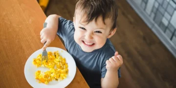 Αβγό: Το τρόφιμο που μπορεί να βοηθήσει τα παιδιά να ψηλώσουν