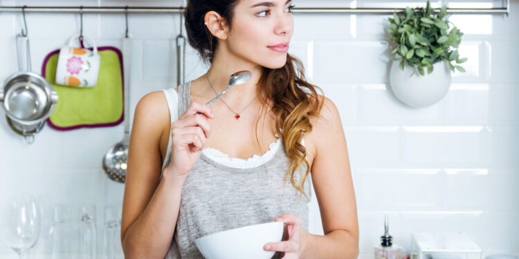 4 τροφές που μπορούν να βελτιώσουν άμεσα τη διάθεσή σας