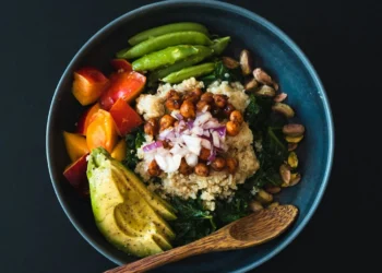 10 εύκολες και πρακτικές λύσεις για υγιεινά βραδινά σε 10 λεπτά