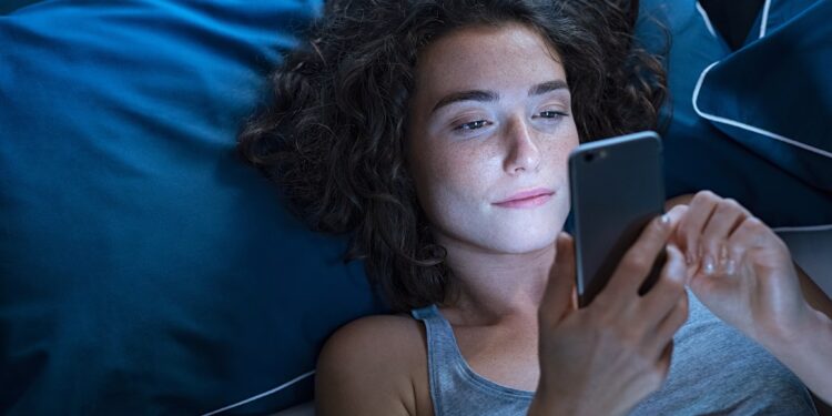 Καρδιά: Τι δεν πρέπει να κάνετε μετά τις 8 μ.μ. για να την προστατέψετε