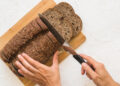 Τι συμβαίνει στο σώμα σου όταν κόβεις το ψωμί