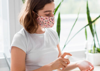 Πώς να προστατεύσεις την επιδερμίδα σου από την καθημερινή ρύπανση