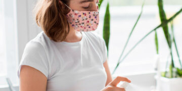 Πώς να προστατεύσεις την επιδερμίδα σου από την καθημερινή ρύπανση