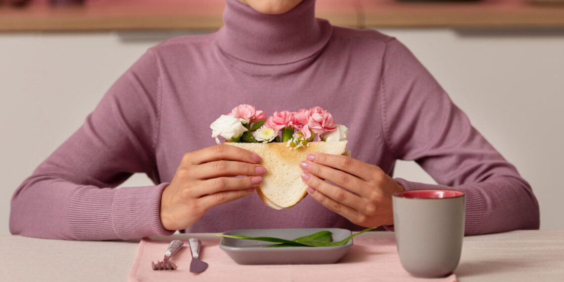 Τι είναι το mindful eating και πώς βοηθά