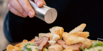 Πώς να μειώσεις το αλάτι χωρίς να χάσεις γεύση