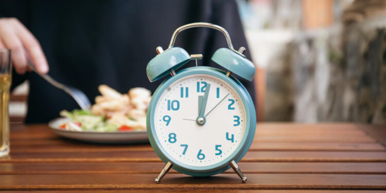 Διαλειμματική νηστεία: Μύθος ή θαύμα;