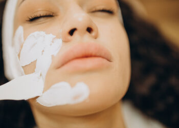 Χημικά peeling: τύποι και ενδείξεις