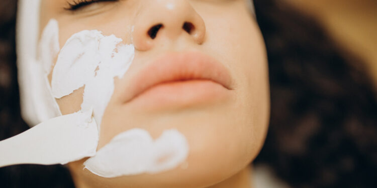 Χημικά peeling: τύποι και ενδείξεις