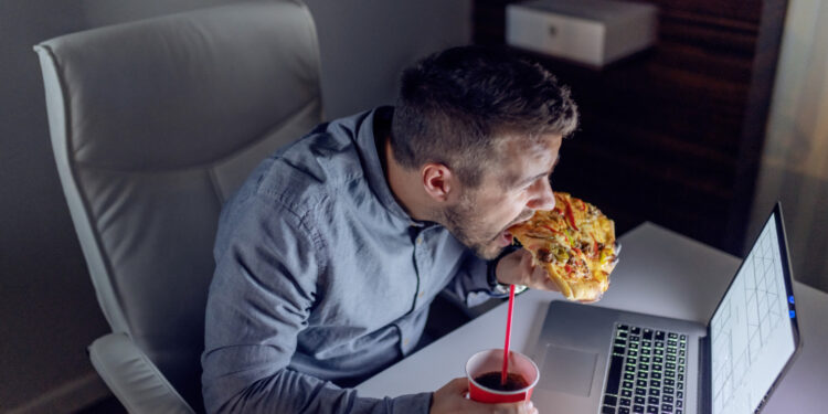 Πώς να σταματήσεις το βραδινό τσιμπολόγημα