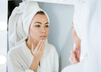 Τα πιο αποτελεσματικά tips για ενυδάτωση σε ξηρές και αφυδατωμένες επιδερμίδες