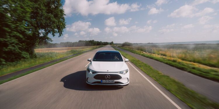 Το πασχαλινό ταξίδι αποκτά άλλη αξία πίσω από το τιμόνι μιας Mercedes-Benz