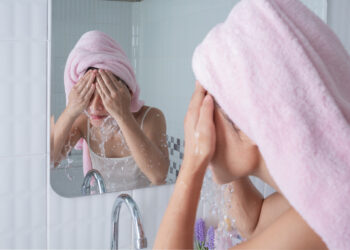 Double cleansing: πρέπει να το κάνεις;