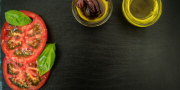 Ελαιόλαδο: πότε, πώς και γιατί ξεκίνησε η παραγωγή του